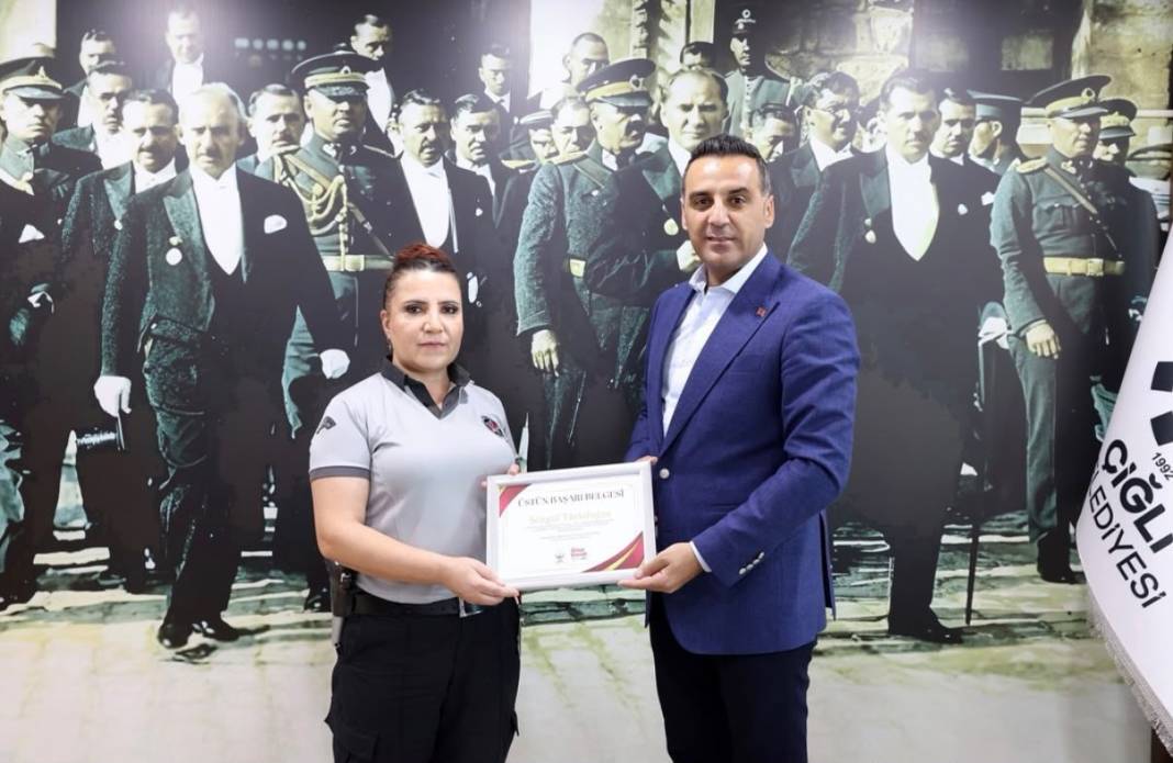Belediye başkanının aracı kurşunlandı! Korkunç olay 5